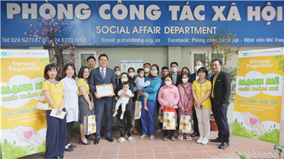 Chứng khoán KB Việt Nam đồng hành các chiến binh nhí tại Bệnh viện Nhi Trung ương!