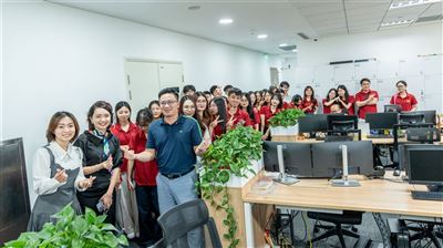 UEB x KBSV Company Tour: Lý thuyết trên giảng đường được “update” bằng thực tiễn sinh động