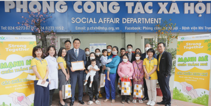 Meaningful volunteer visit to Vietnam National Children’s Hospital of KB Securities Vietnam